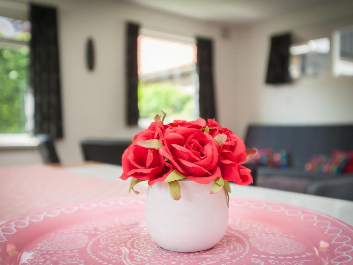 Holiday Home With Covered Terrace ครูท ภายนอก รูปภาพ